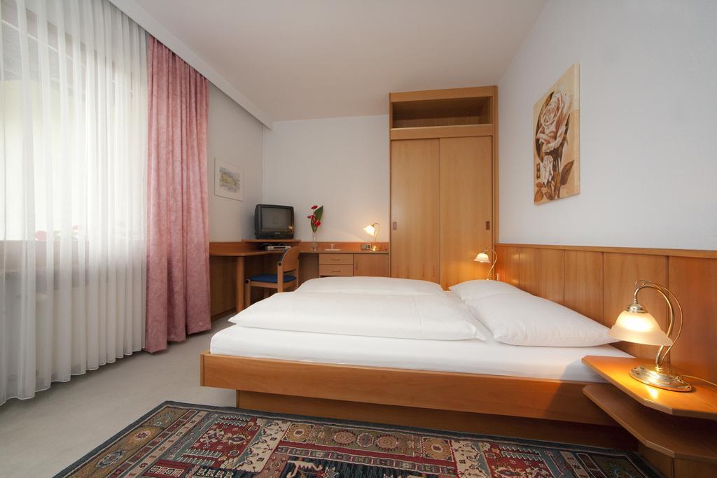 Beautyfarm Landhaus Servus Velden am Wörthersee Quarto foto
